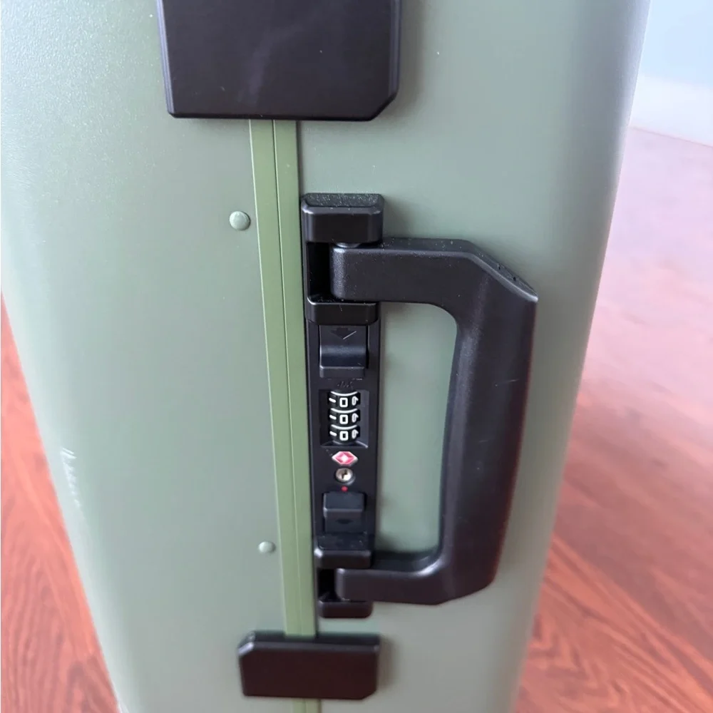 Samsonite Olive Hardshell Luggage Carry on - Picture 8 of 8
